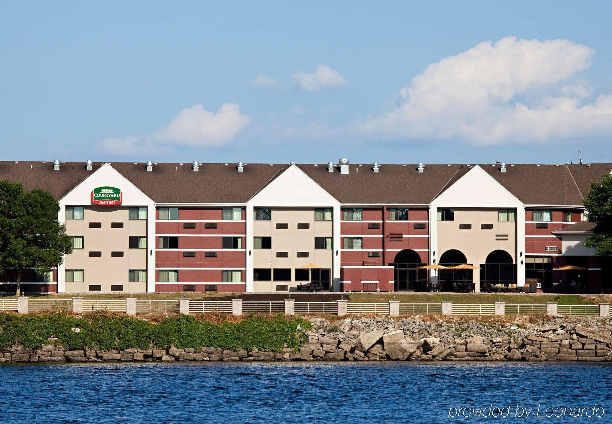 Courtyard La Crosse Downtown/Mississippi Riverfront Esterno foto